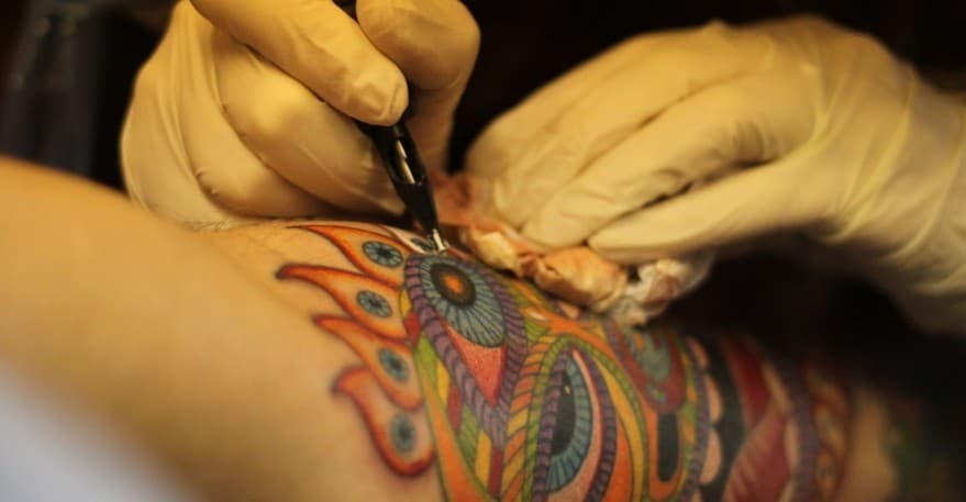 제약업계, '문신사 전용 일반의약품' 시장 선점 나설까?